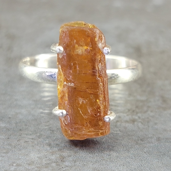 Vintage Jewelry - Native Orange Kyanite Gemstone Ring Size 8 Sterling Silver Boho Womens B…